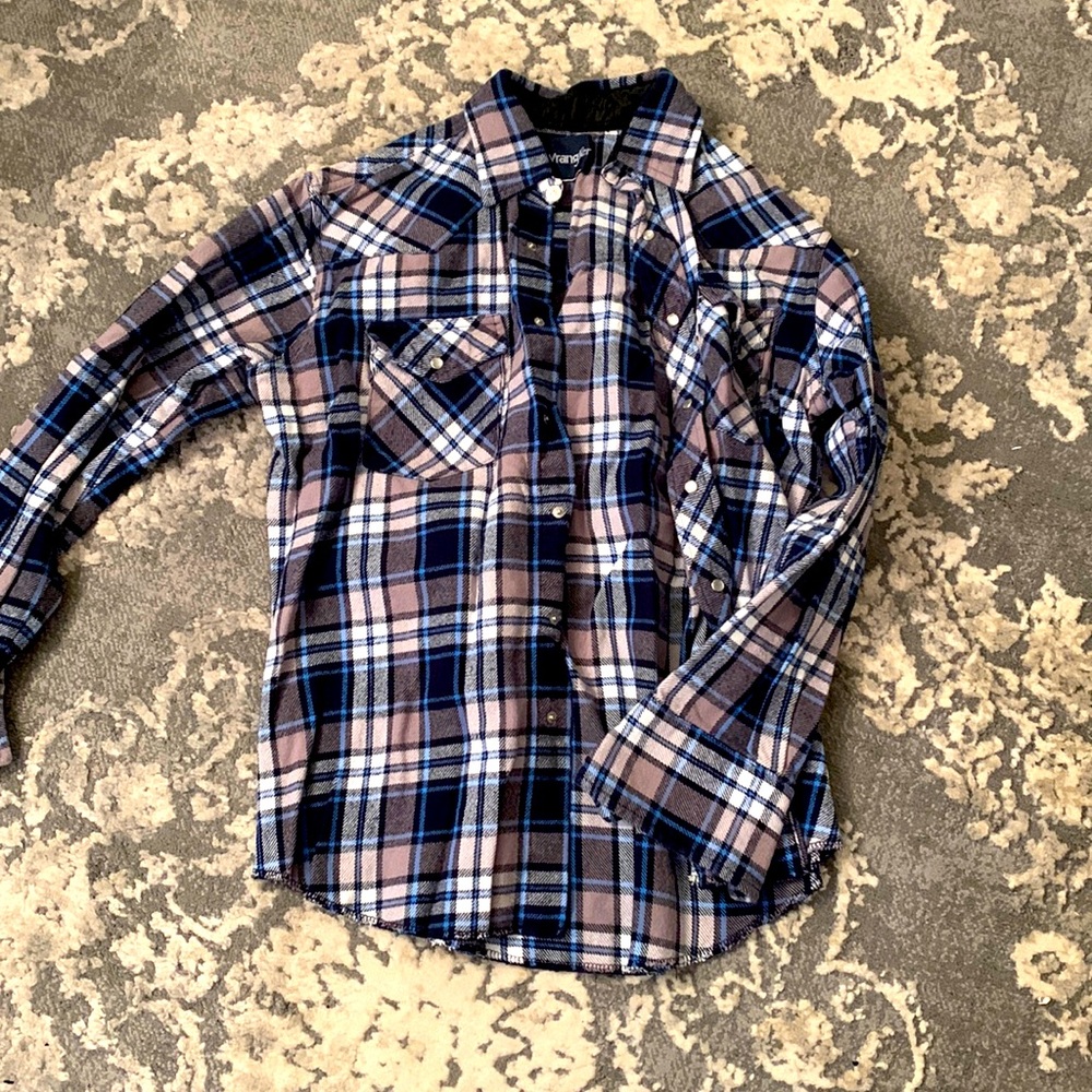 Wrangler long sleeve heavy thick cotton long sleeve shirt with snaps